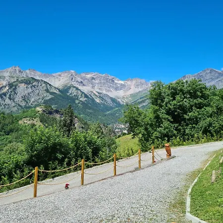 アパート La Maison. Il Nido Dell'aquila バルドネッキア