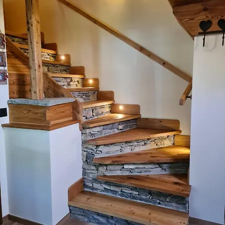 La Maison. Il Nido Dell'aquila アパート バルドネッキア