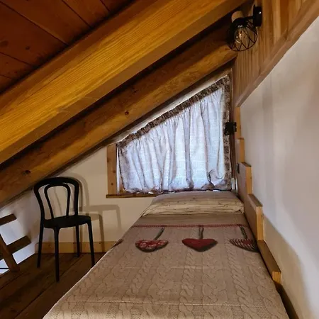 La Maison. Il Nido Dell'aquila Lägenhet
